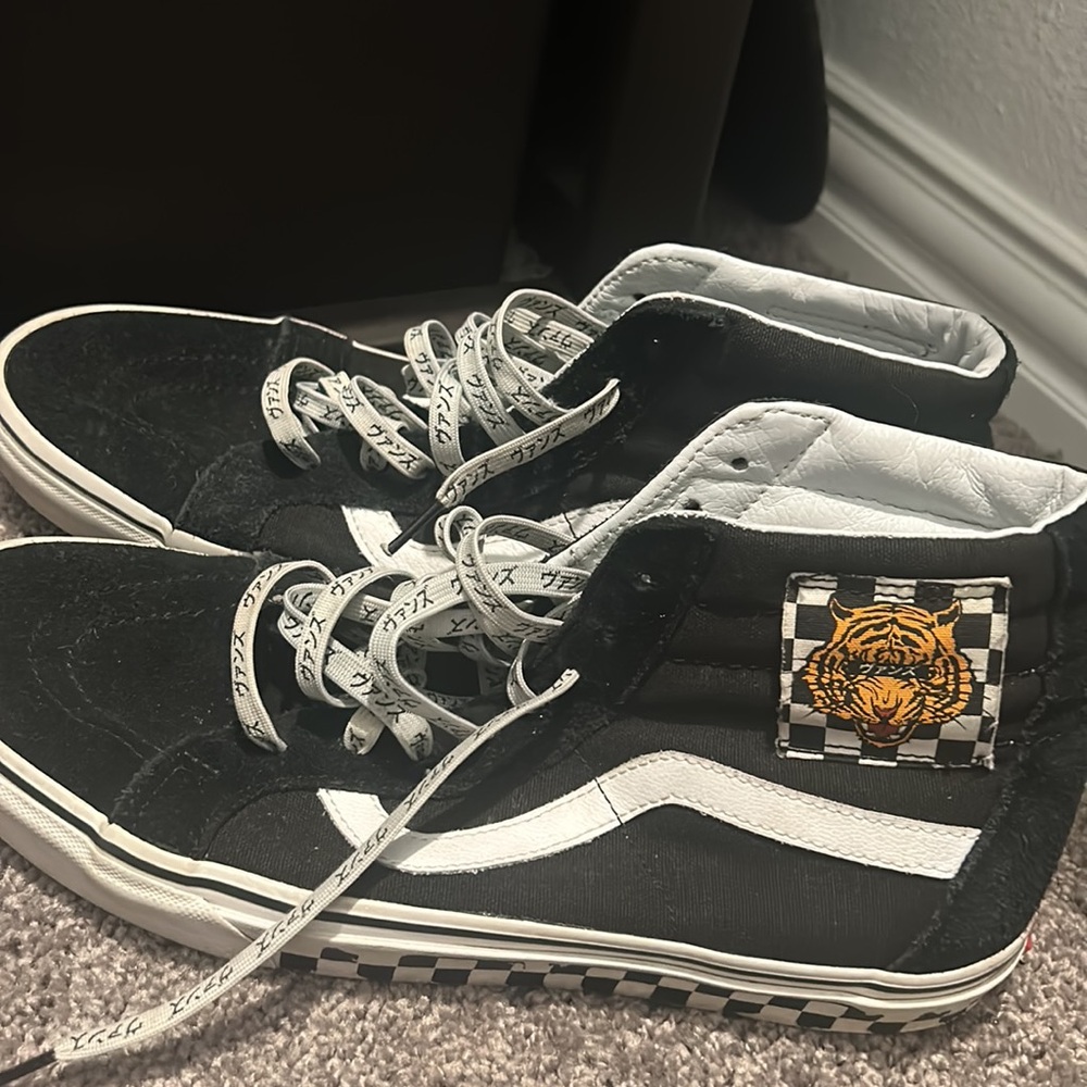 Vans - Picture 4 of 7